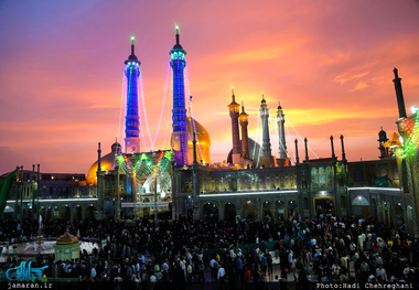 تصاویر زیبایی از حرم مطهر کریمه اهل بیت(س) در شب میلاد حضرت علی(ع)