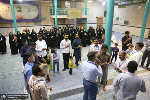 بازدید جمعی از دانشجویان مدارس امامیه پاکستان از بیت امام خمینی (س) در جماران