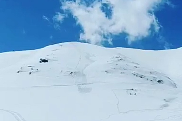 سقوط بهمن در پیست اسکی فریدونشهر تلفات جانی نداشت
