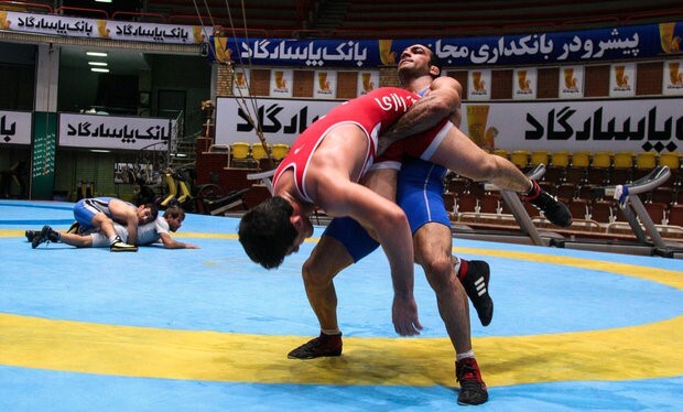 تست کرونای ۲۲ فرنگی کار جوان ایرانی مثبت شد!
