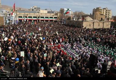 مردم چهارمحال و بختیاری خورشید ۲۲ بهمن را با راهپیمایی خود درخشان‌تر کردند