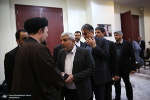 حاشیهتجدید میثاق رئیس و جمعی از نمایندگان مجلس شورای اسلامی با آرمان‌های امام خمینی(س)