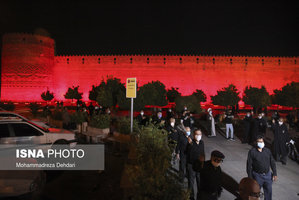 عزاداری شب چهارم محرم در مجاورت ارگ کریمخانی