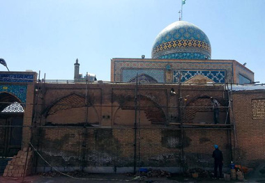 روند مرمت آستان مقدس امامزاده حسین(ع) قزوین به نیمه رسید