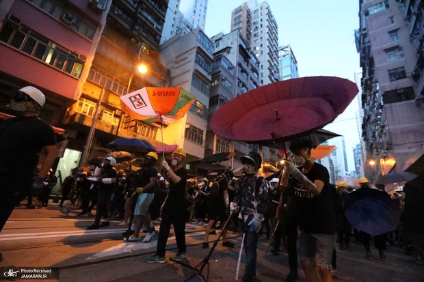 راهپیمایی چند کیلومتری در هنگ کنگ به آشوب کشیده شد+ تصاویر