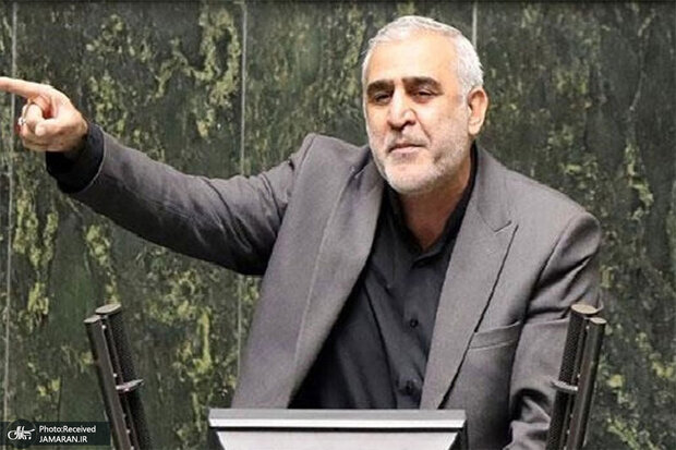 محمودوند، نماینده مجلس: انقلابی‌تر یعنی چه؟ انقلابی‌تر از دید آقایان یعنی جریان انحراف، یعنی تندرویی که می‌خواهد این کشور نابود شود!