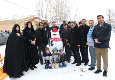 نخستین جشنواره آدم برفی در بستان آباد برگزار شد