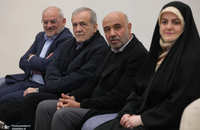 دیدار پزشکیان با جمعی از کودکان بی سرپرست در مجتمع خانه دختران ایران (2)