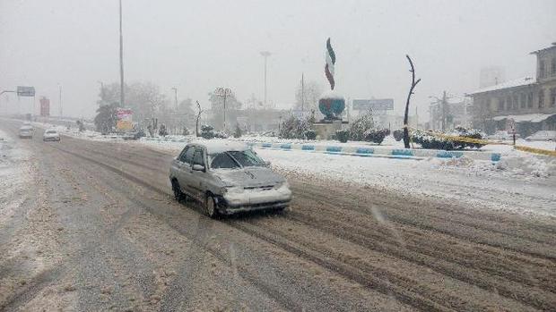 رئیس پلیس راه گیلان: جاده ها لغزنده است، رانندگان سرعت مطمئنه را رعایت کنند