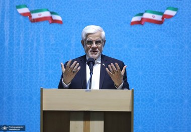 عارف: رابطه صمیمانه با عربستان داریم/ سیاست دولت افزایش تعامل با همسایگان است/ علل قاچاق ریشه‌یابی شود/ مردم از ما مطالبه سالم‌سازی اقتصادی را دارند/ مرزها را باید با نگاه فرهنگی اداره کنیم نه امنیتی/ آمادگی ما نسبت به ۲۳ خرداد بیشتر است 