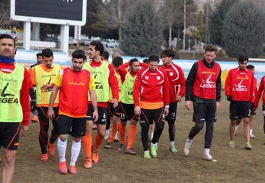 طلبکاران باشگاه نفت شکایت خود را  به AFC می برند