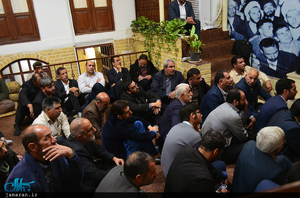 دیدار امام جمعه، مسئولین و جمعی از مردم شریف آباد استان تهران با سیدعلی خمینی