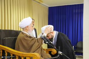 عمامه گذاری طلاب توسط مراجع اعظام تقلید در روز میلاد امام علی (ع)‎