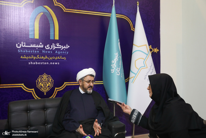 بازدید رئیس موسسه تنظیم و نشر آثار امام خمینی از نمایشگاه بین المللی قرآن کریم