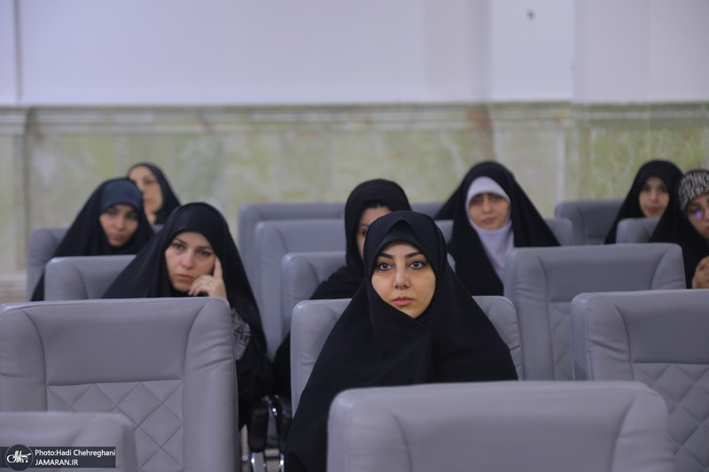 پنجمین محفل ادبی پروانه ها در مجتمع فرهنگی هنری یادگار امام (ره) قم