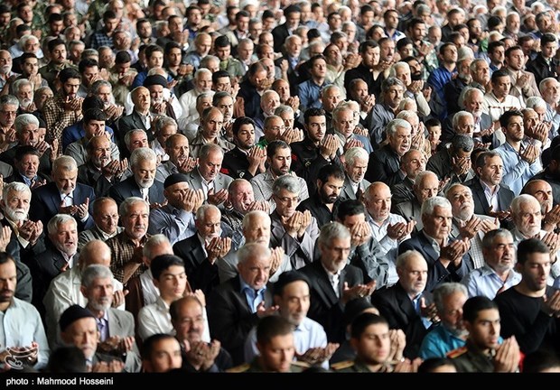 مردم و مسئولان با خرید اجناس داخلی برای جوانان کشور اشتغال ایجاد کنند