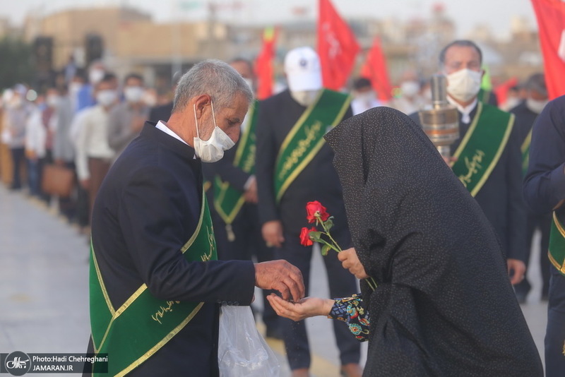 پیاده روی خادمان حرم کریمه اهل بیت(ع) در شب ولادت امام رضا(ع)