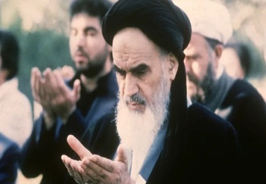  Imam Khomeini stressed need for decorating with qualities of soul and inner nature