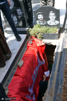 مراسم خاکسپاری سیدعلی صنیع خانی در بهشت زهرا (س) تهران