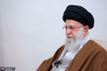 رهبر معظم انقلاب در حرم امام خمینی (س) سخنرانی می‌کنند 