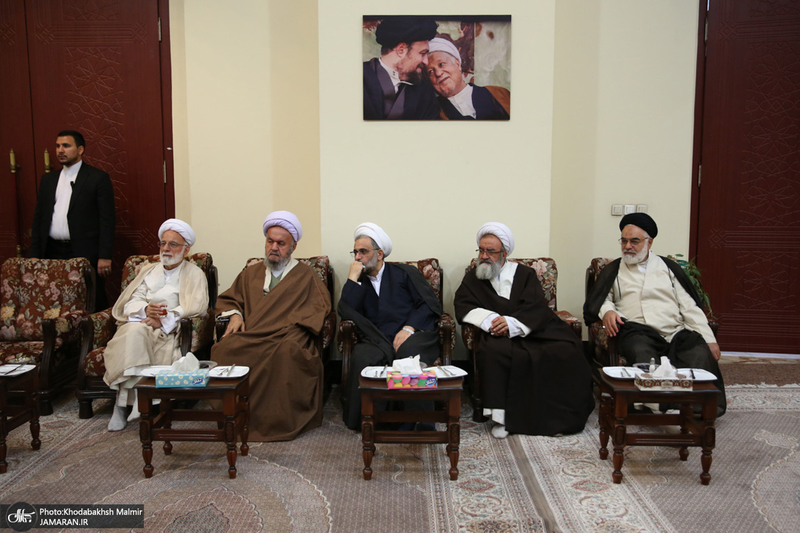 حاشیه های تجدید میثاق اعضای مجلس خبرگان رهبری با آرمان های امام خمینی (س)