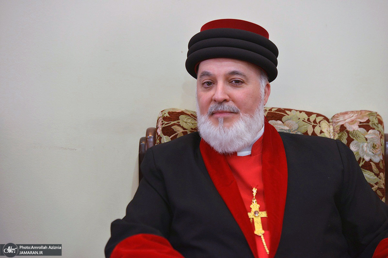 ادای احترام رهبر جهانی آشوریان به حضرت امام خمینی (س)