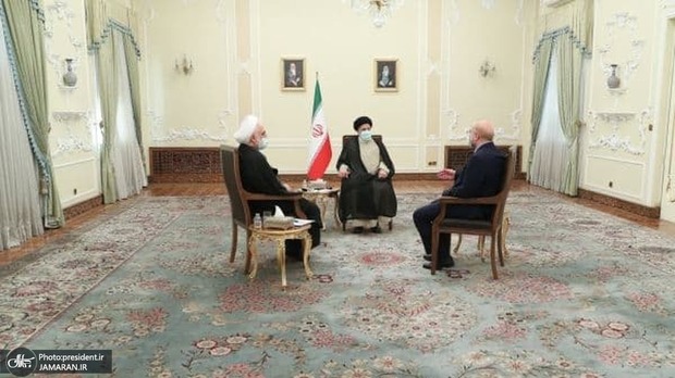 نامه جمعی از نمایندگان مجلس به سران قوا: رحمت و عطوفت اسلامی در کنار اجرای قانون در دستور کار مسئولان نظام باشد/ نباید به گونه‌ای رفتار و اقدام شود که مردم احساس کنند اراده‌ای برای آرام‌تر کردن فضای کشور وجود ندارد