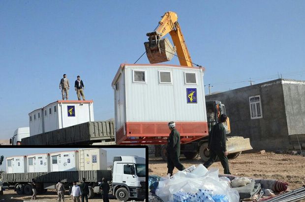یگان های مهندسی نیروی زمینی سپاه در روستاهای زلزله زده کرمانشاه حمام و سرویس بهداشتی سیار نصب می کنند