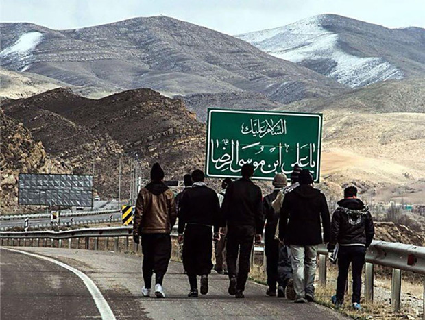 کاروان زائران پیاده از گلستان راهی مشهد شد