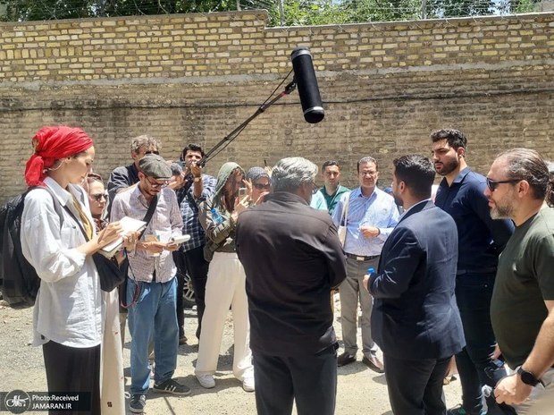 بازدید ۱۵ نفر از خبرنگاران و ‌روزنامه‌نگاران مستقل خارجی از زندان اوین + عکس