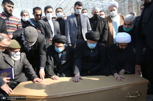 مراسم تشییع و خاکسپاری مرحوم حاج عیسی جعفری در حرم امام خمینی(س)