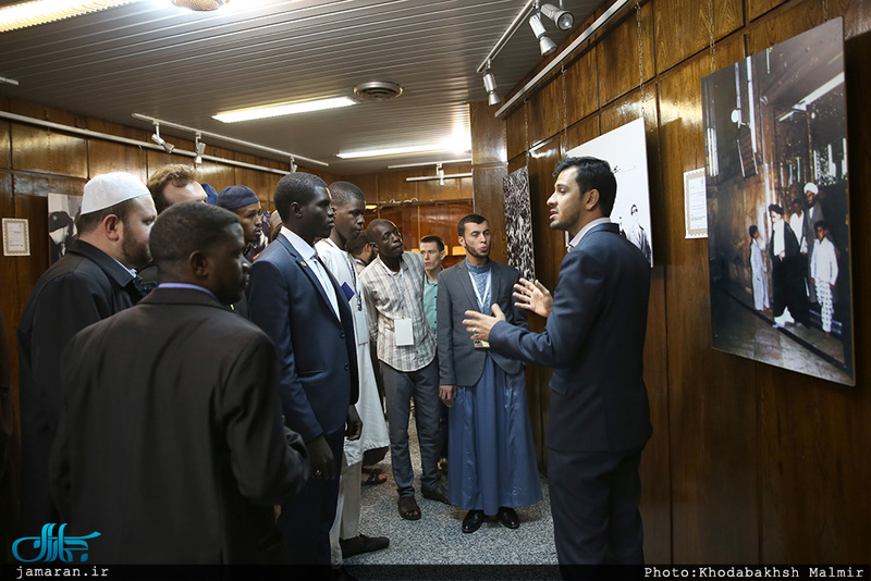 بازدیدی جمعی از شرکت کنندگان خارجی در سی و پنجمین دوره مسابقات بین المللی قرآن کریم ازبیت امام خمینی 