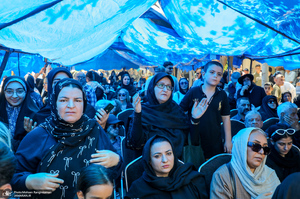 مراسم خاکسپاری مرحوم اکبر عبدی در قطعه هنرمندان