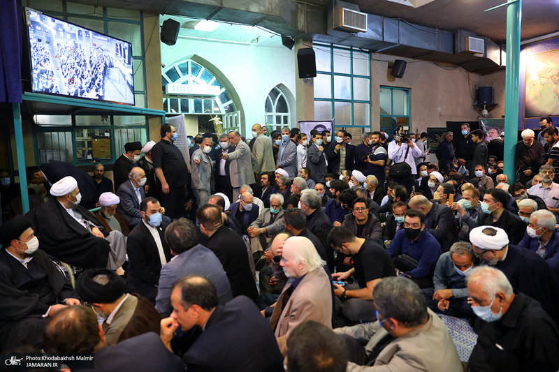 مراسم وداع با پیکر حجت الاسلام و المسلمین سید محمود دعایی در حسینیه جماران -3