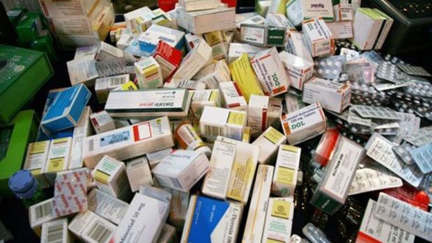 ۲ هزار قلم دارو از یک فروشگاه لوازم آرایشی در کرمانشاه کشف شد