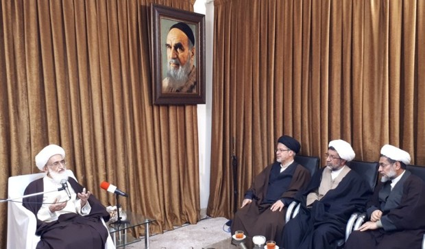 آرمان های انقلاب باید در عمل اجرایی شود