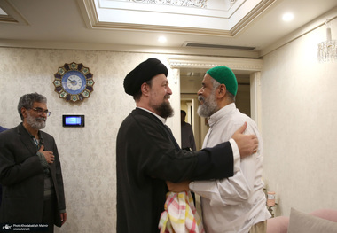 عیادت سید حسن خمینی از  سید محمود علوی