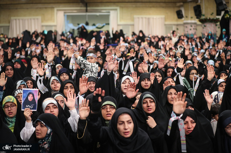 دیدار هزاران نفر از زنان و دختران با رهبر معظم انقلاب