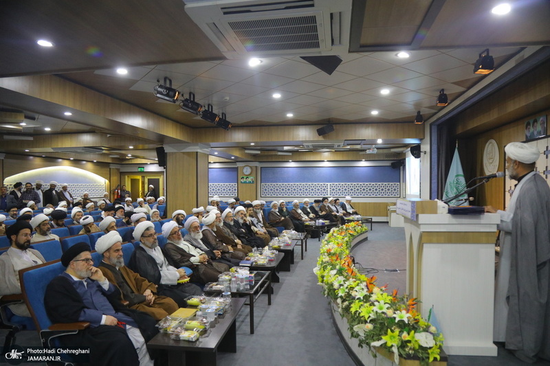 مراسم روز معلم و تجلیل از اساتید حوزوی در مجتمع آموزشی پژوهشی ائمه اطهار (ع)‎