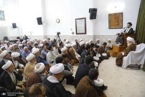 عمامه گذاری طلاب در روز میلاد پیامبر اکرم (ص) و امام صادق (ع) توسط مراجع تقلید