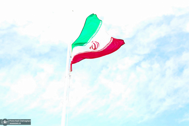 مراسم 12 بهمن و گلباران بیت امام خمینی(س) در قم - پرچم ایران