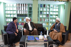 غرفه موسسه تنظیم و نشر آثار امام خمینی (س) در سی و سومین نمایشگاه بین المللی قرآن کریم-3