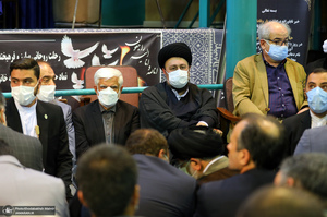 مراسم وداع با پیکر حجت الاسلام و المسلمین سید محمود دعایی در حسینیه جماران -3