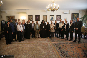 مراسم بزرگداشت امام خمینی (س) در کلیسای «سرکیس مقدس»