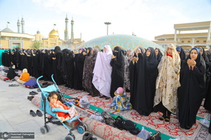 نماز عید سعید فطر در حرم مطهر حضرت معضومه (س)