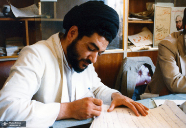 روایت مرحوم محتشمی پور از وضعیت بحرانی کشور و آب پاکی که امام روی دستش ریخت