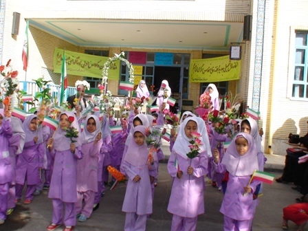 دانش آموزان زلزله زده روستایی قصرشیرین فعالیت درسی خود را از سرگرفتند