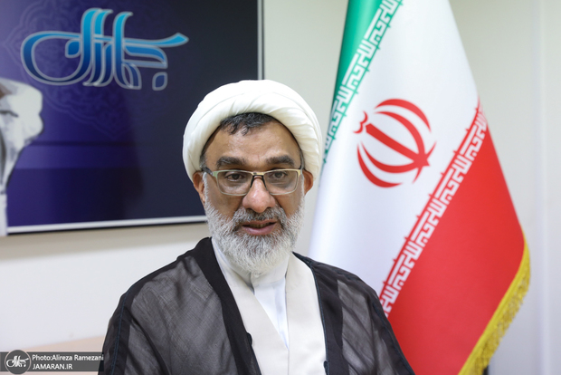 دبیر شورای عالی انقلاب فرهنگی: بعضی افراد با ابتذال می‌خواهند انسجام ملی را به هم بزنند/ بعضی هم با تندروی‌های خاص خودشان این کار را انجام می‌دهند/ دوگانه‌های موهوم باید کنار گذاشته شوند و هیچ چیزی نباید مانع اراده و عزم جامعه برای تحقق این امر شود