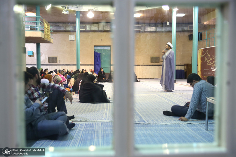 بازدید دانشجویان بین المللی سراسر کشور از بیت امام خمینی (س) در جماران