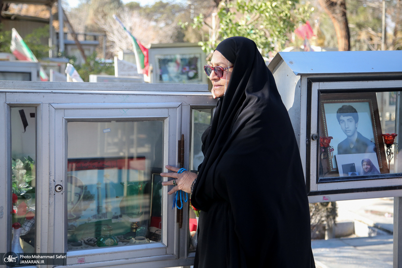 مهمانی لاله ها در قطعه شهدای بهشت زهرا